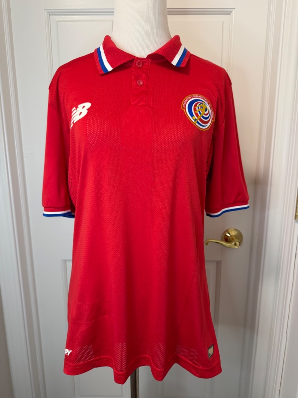 New Balance Costa Rica Home 2015/2016 football soccer jersey size Medium